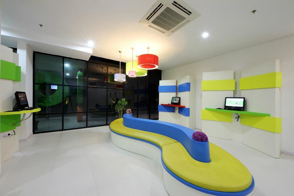 Pop! Hotel Airport Jakarta Tangerang Exterior photo